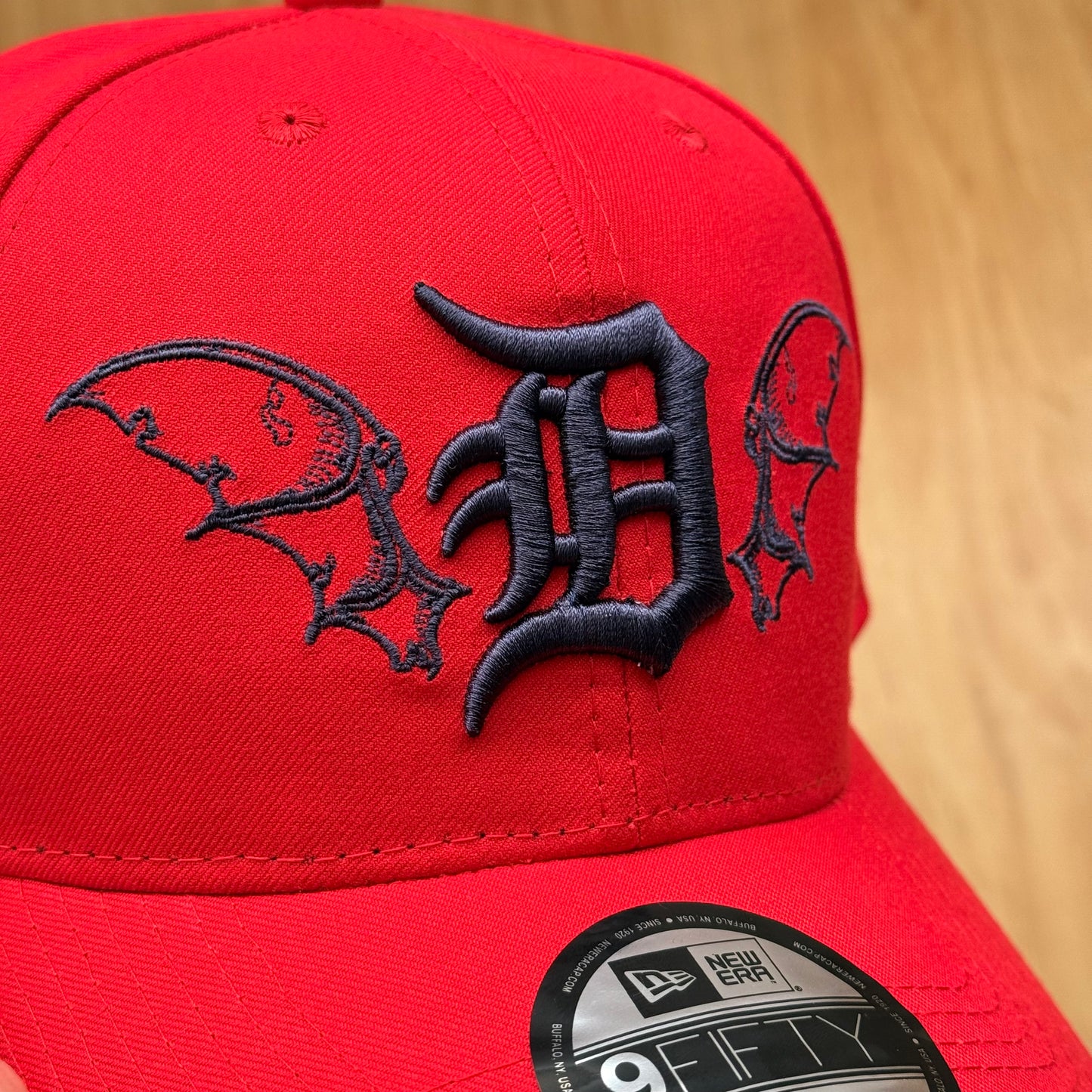 Gorra " NY Detroit Red"